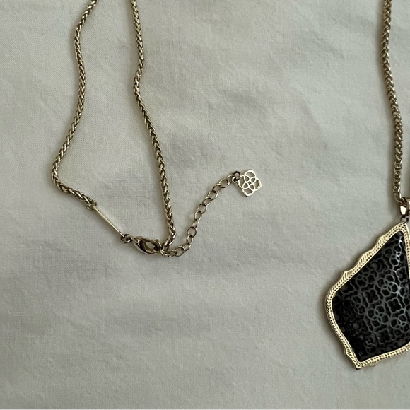 Kendra Scott Necklace - Picture 3 of 3